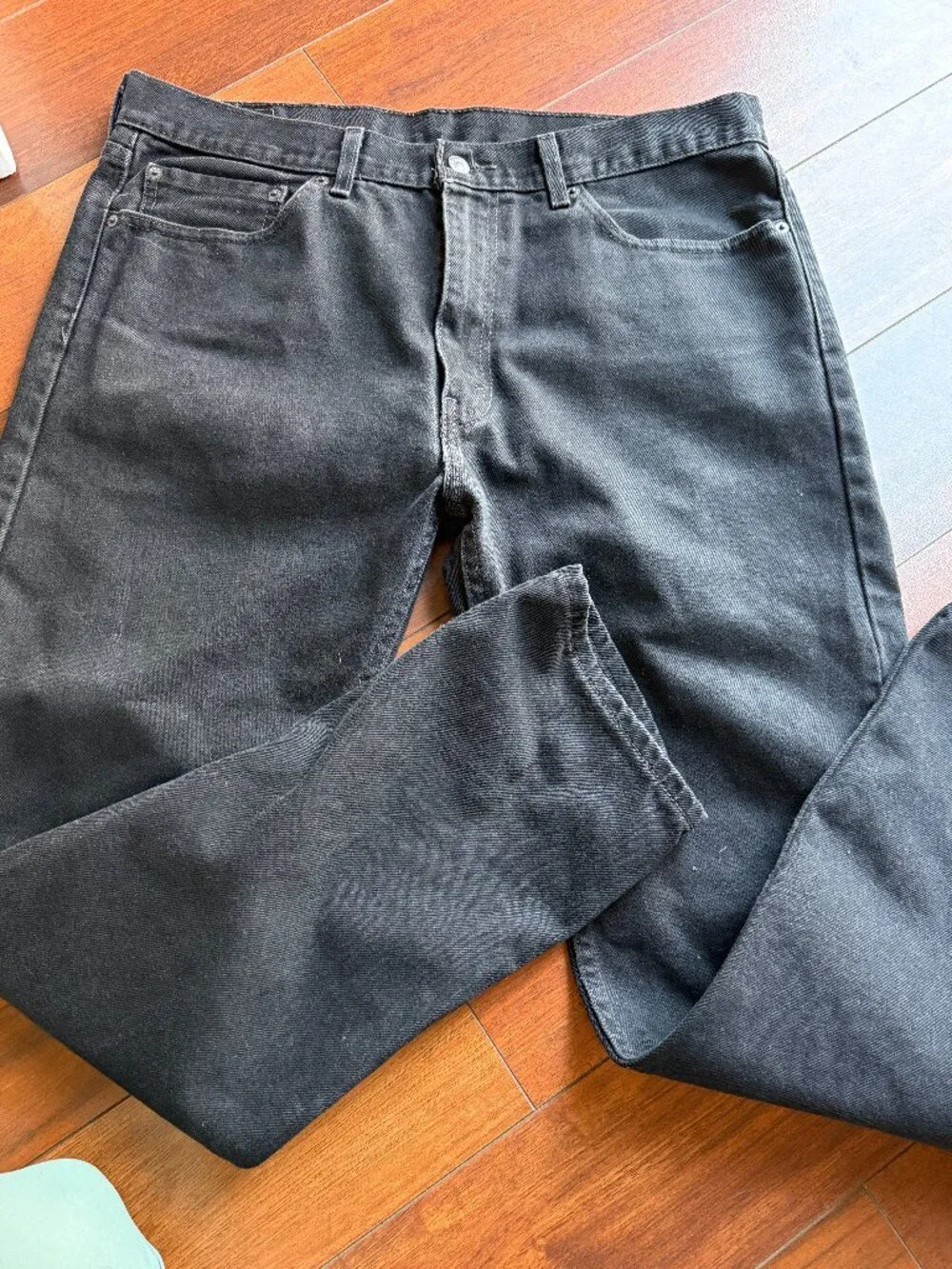 Levis Mens 505 jeans Size 36 x 32 classic straight leg in black